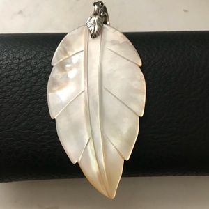 Leaf pendant